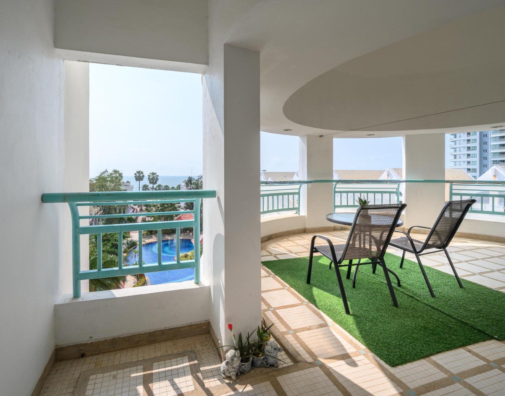 Jomtien Beachfront Stylish Studio , Stunning Seaview , Big Pool المظهر الخارجي الصورة