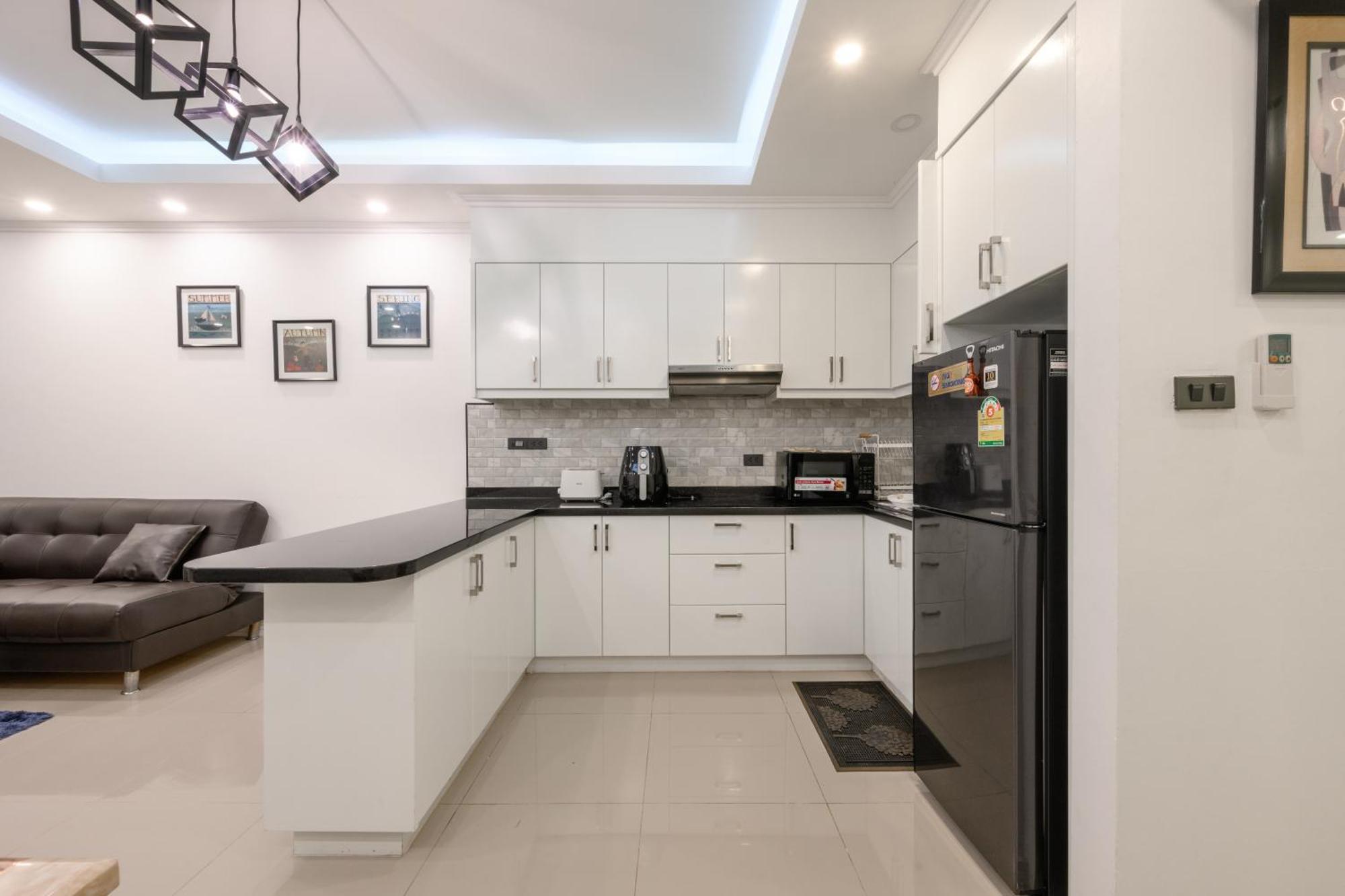 Jomtien Beachfront Stylish Studio , Stunning Seaview , Big Pool المظهر الخارجي الصورة